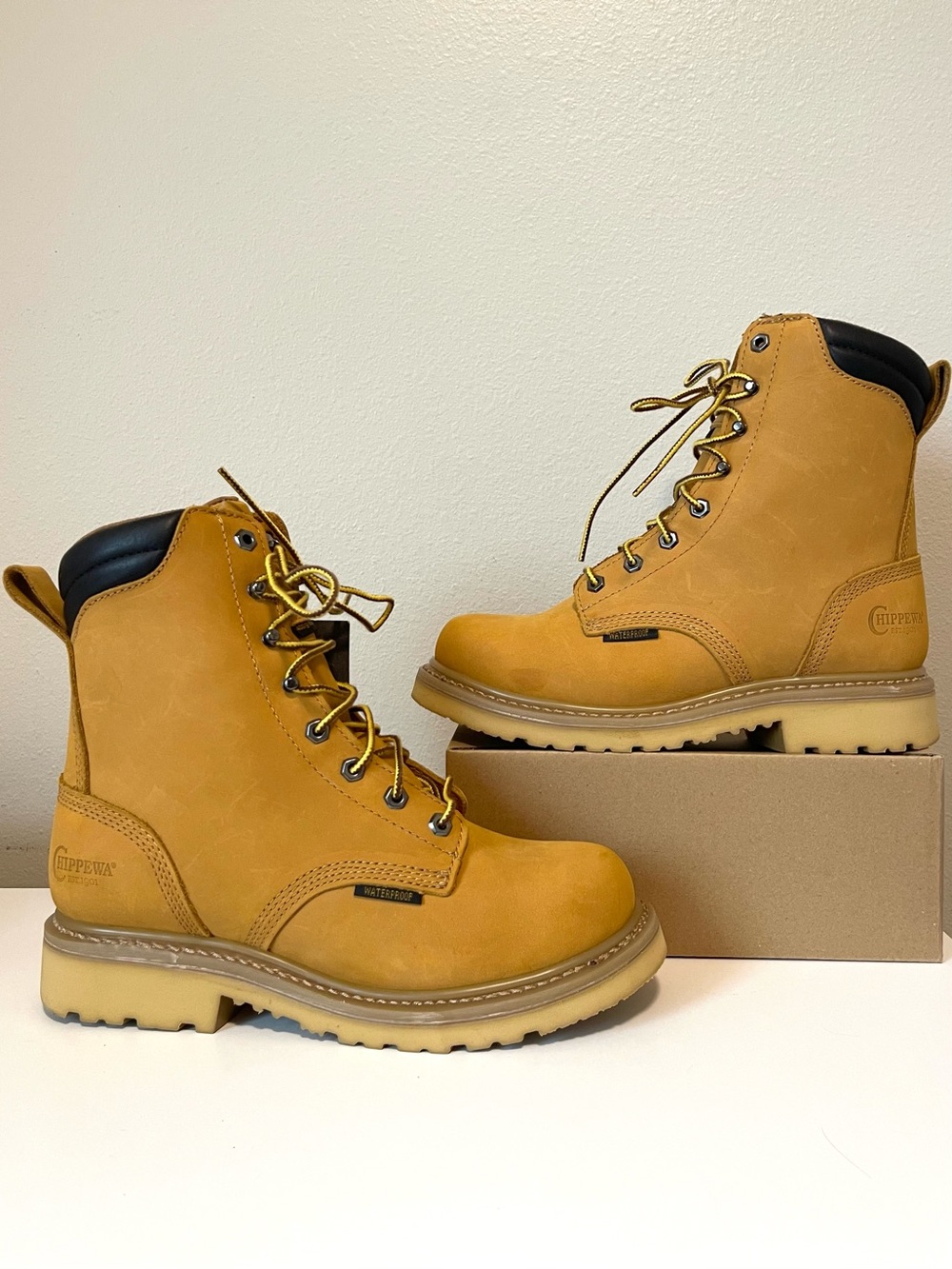 NWT Chippewa Northbound 6" Waterproof Boots - Insulated & Wheat Color - Size 8.5